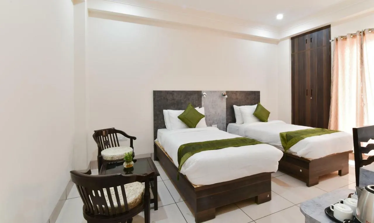 Treebo Trend Essence Near Huda City Center Gurgaon 3*,  Hindistan