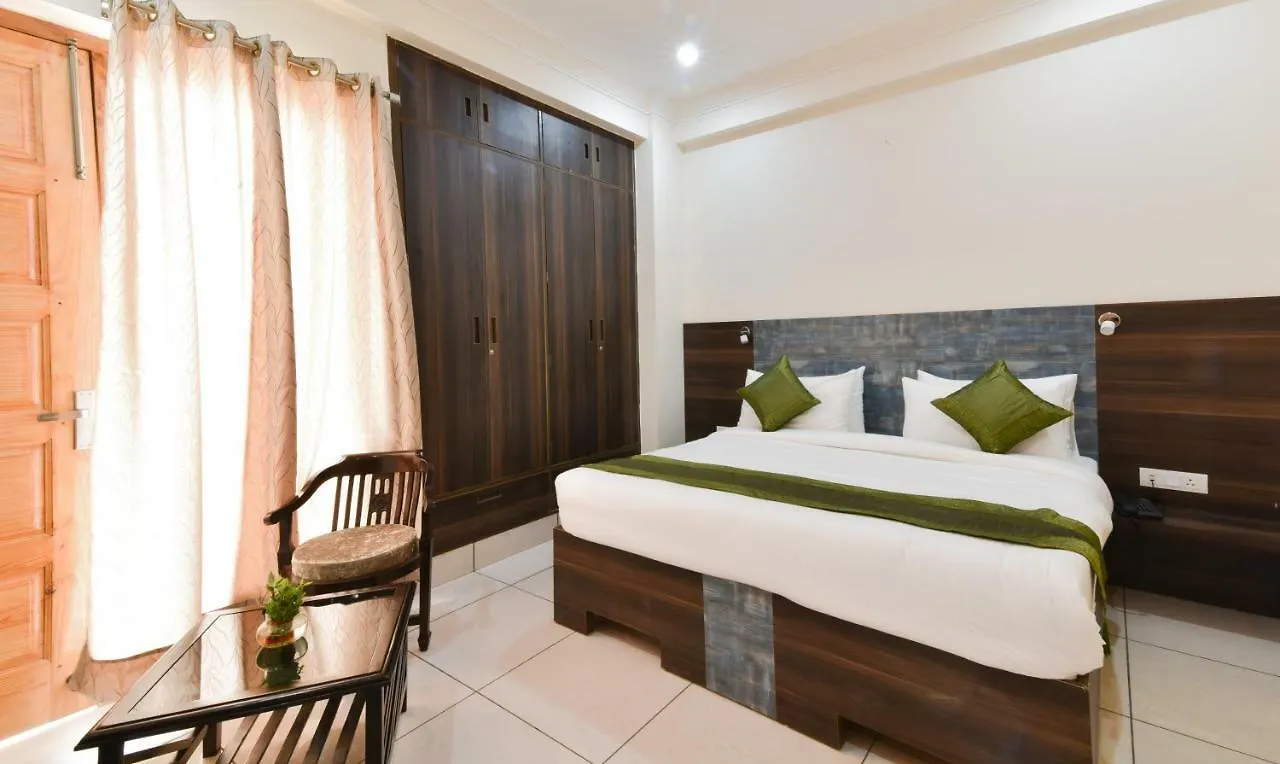 Treebo Trend Essence Near Huda City Center Gurgaon 3*,  Hindistan